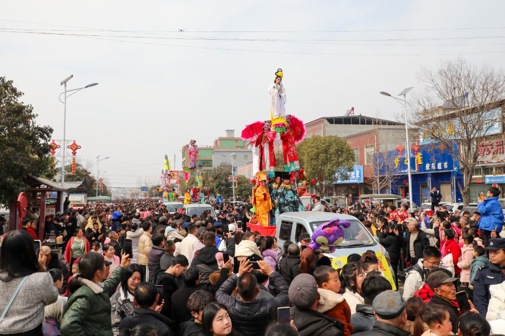 泌阳县王店镇非遗艺术大装表演热闹非凡-大象网