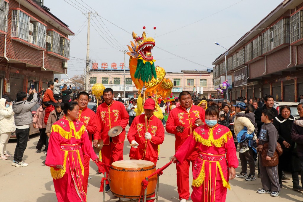 泌阳县王店镇非遗艺术大装表演热闹非凡-大象网