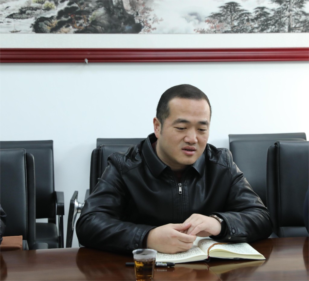 仪式座谈会上,赵秀志听取了佘家镇经济社会发展和慈善事业等情况汇报