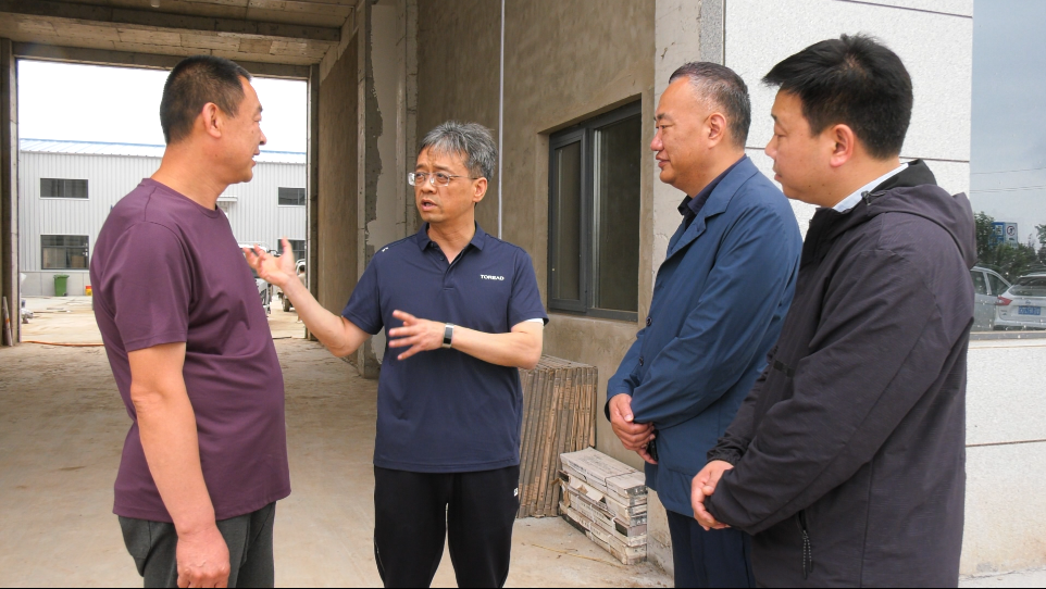 封丘县委书记县长王跃峰调研指导三夏农业生产等工作