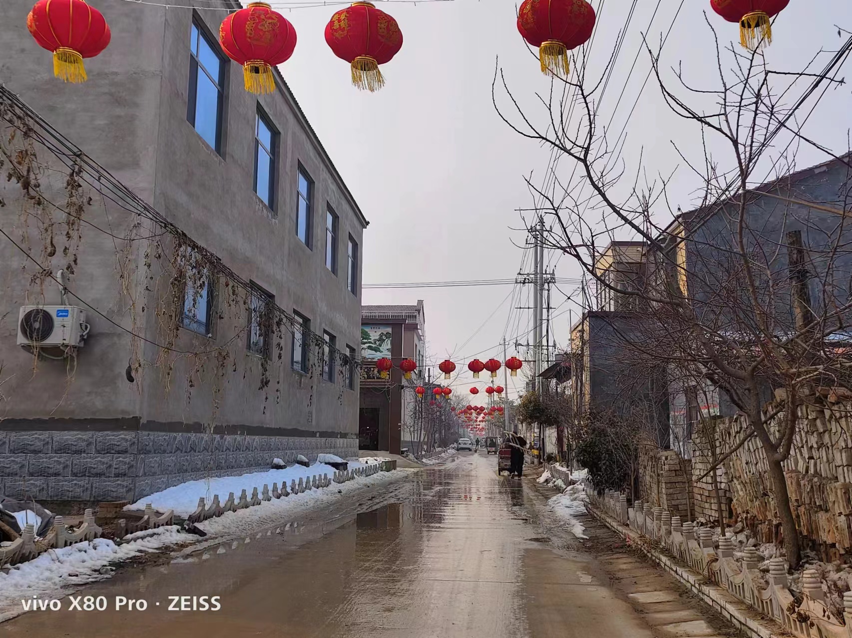 封丘县潘店镇大红灯笼高高挂红红火火迎新年