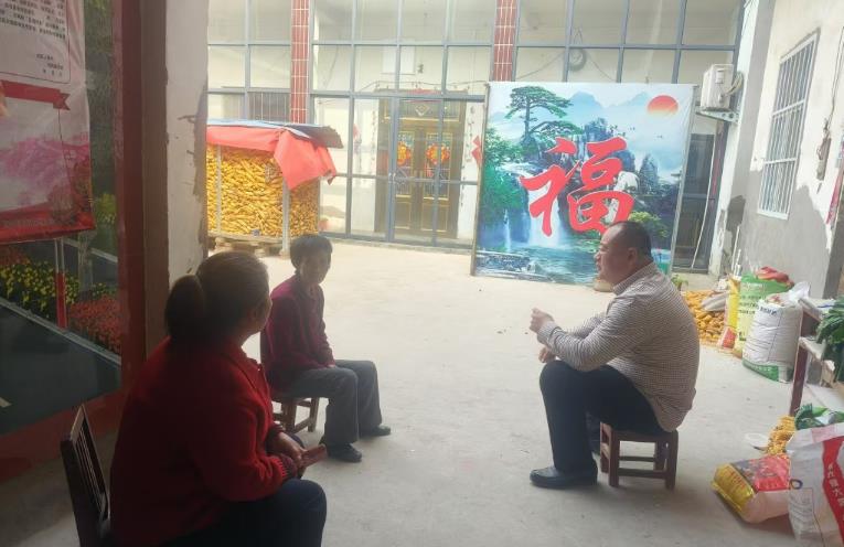 封丘县留光镇:帮扶慰问暖人心  助推振兴解民忧