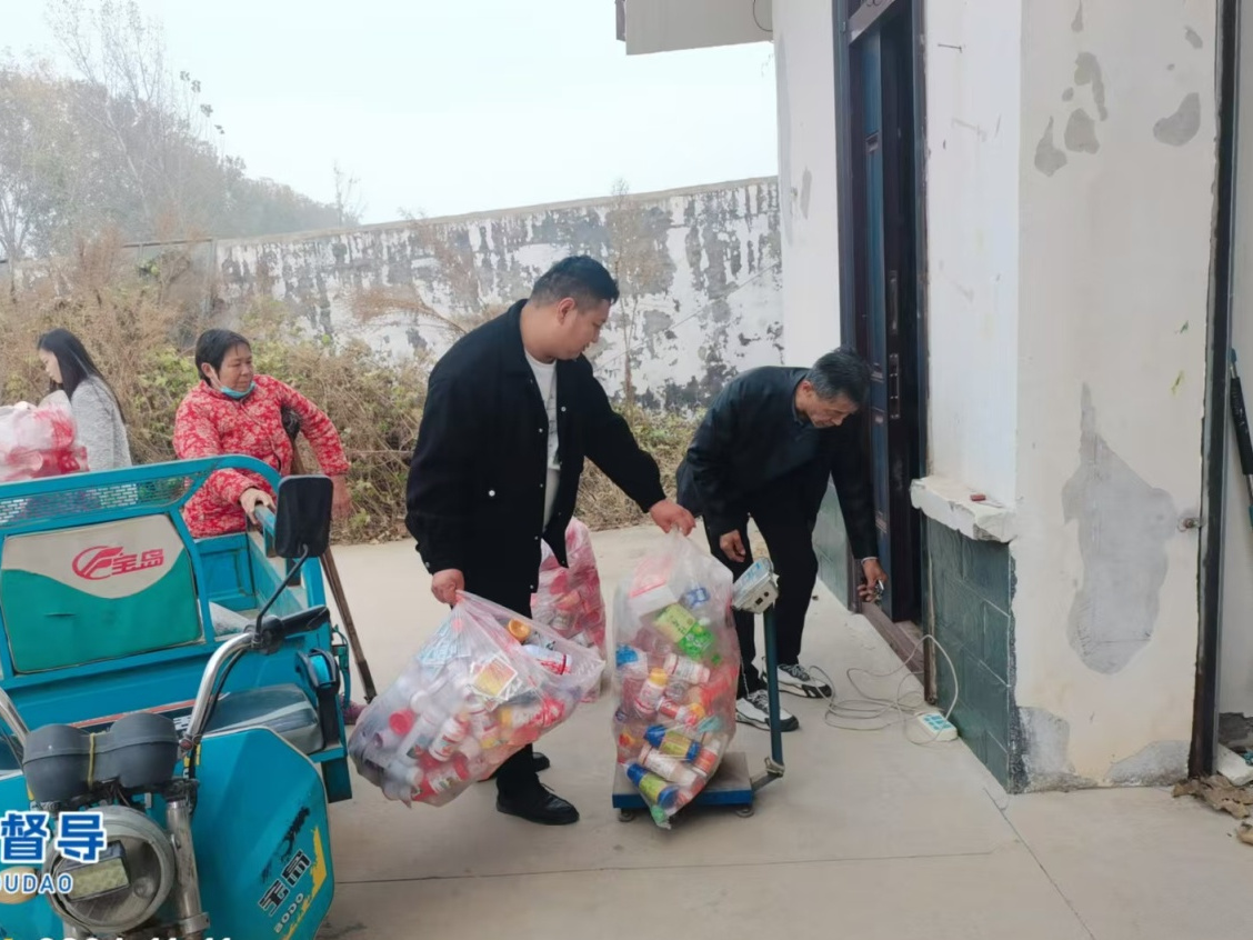 封丘县留光镇:回收农药包装废弃物 助力农业绿色发展