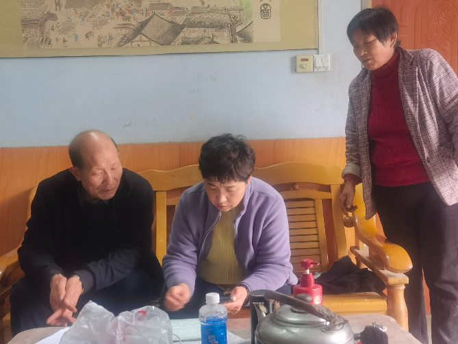 封丘县留光镇:医保征缴进行时 群众健康有"医"靠