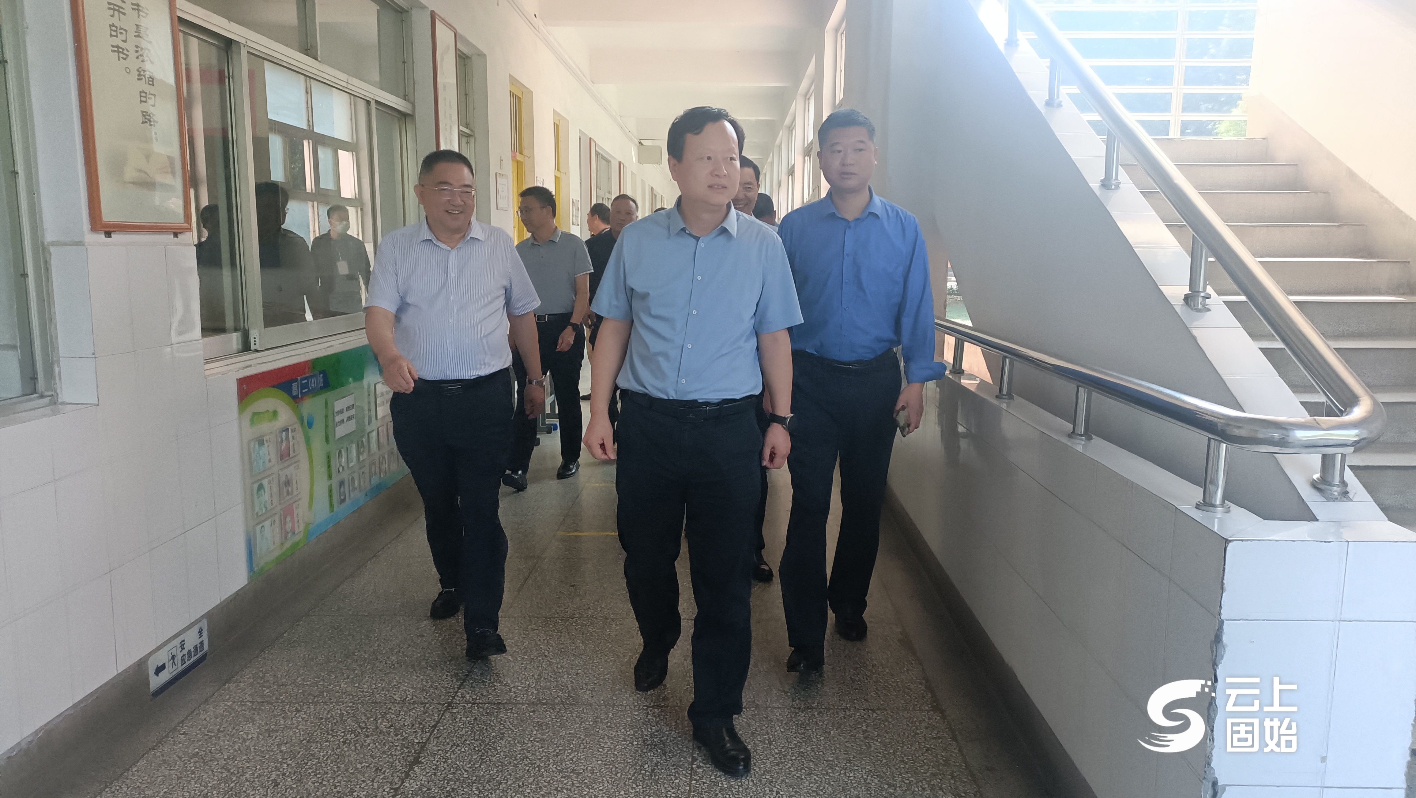 固始县县长杨浩威检查指导高考准备工作