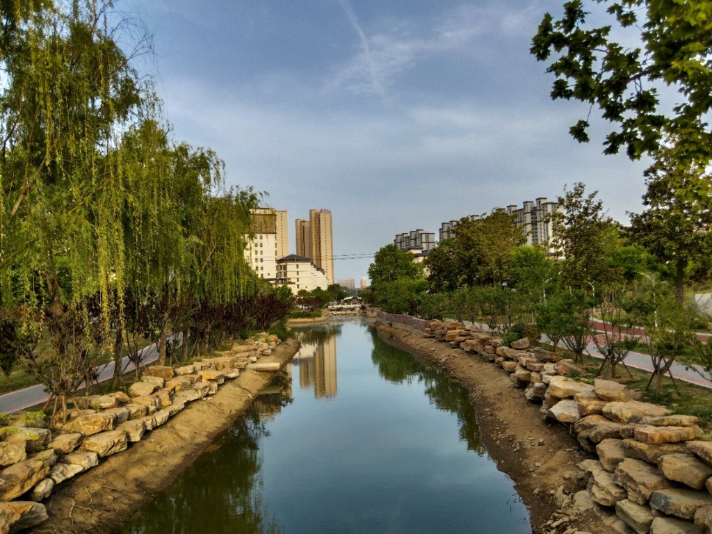 沈丘:"口袋"公园欢乐多