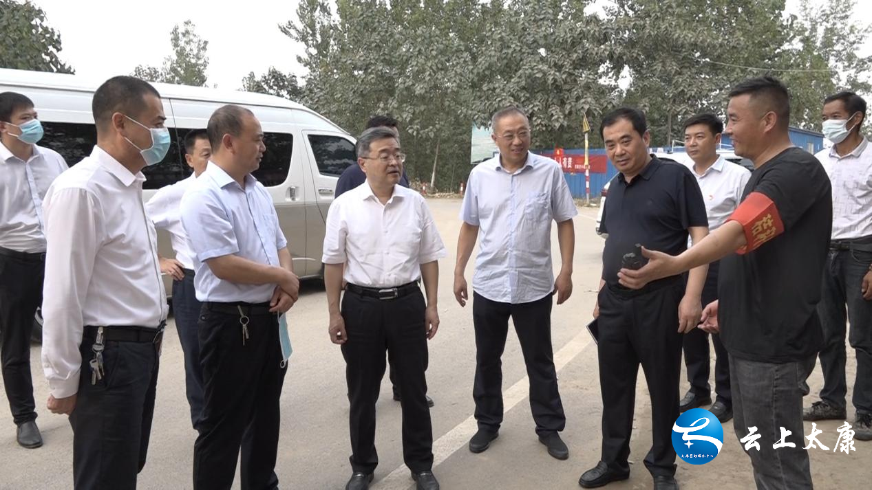 太康县国庆假期第一天皇甫立新调研产业发展三秋生产等工作