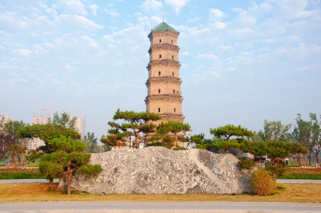 卫辉镇国塔的历史背景图片