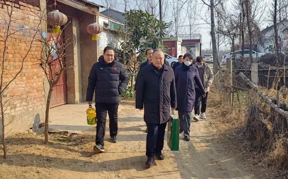 夏邑县太平镇与郑州大学体育学院签订校地合作协议