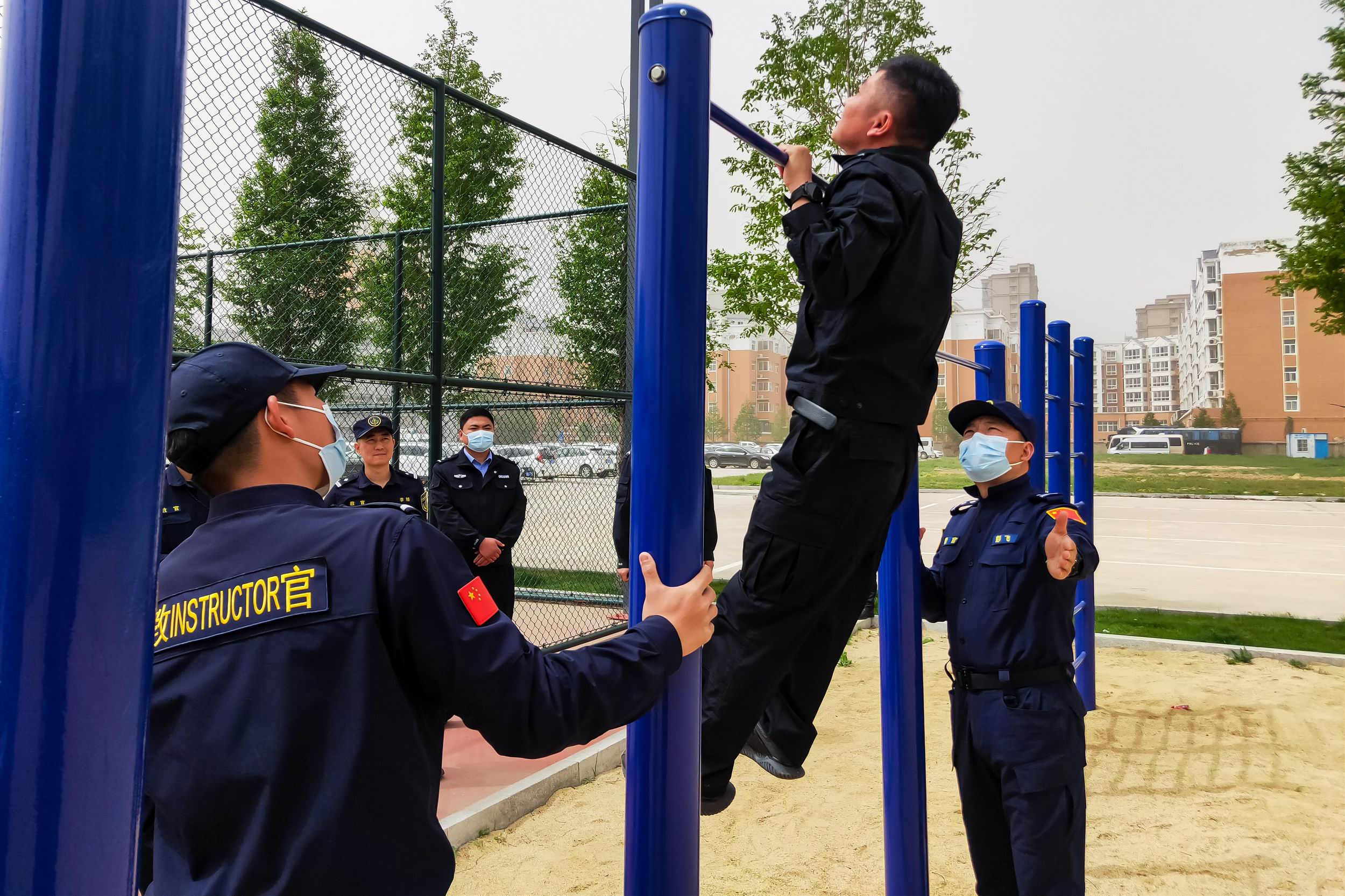 达到作风改进,精神振奋,素质提高的目标,并以全警实战大练兵启动仪式
