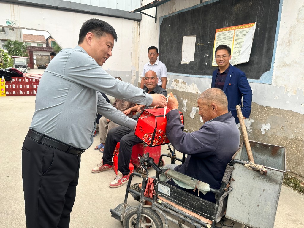 夏邑县车站镇爱心慰问敬老院浓浓情谊暖人心