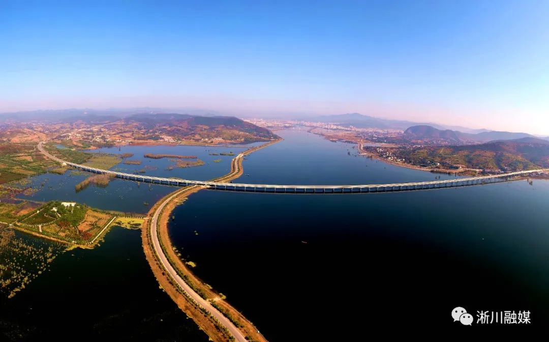 淅川一洲一鹭画仙境半城山水醉人间