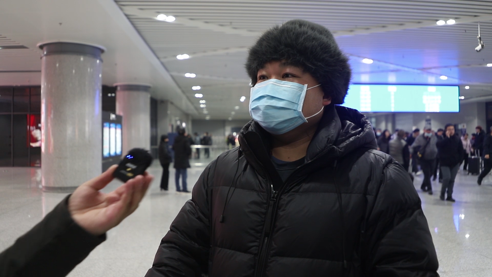 首页>淅川县融媒体中心>正文>在南阳高铁东站进出站口,来自淅川县文化