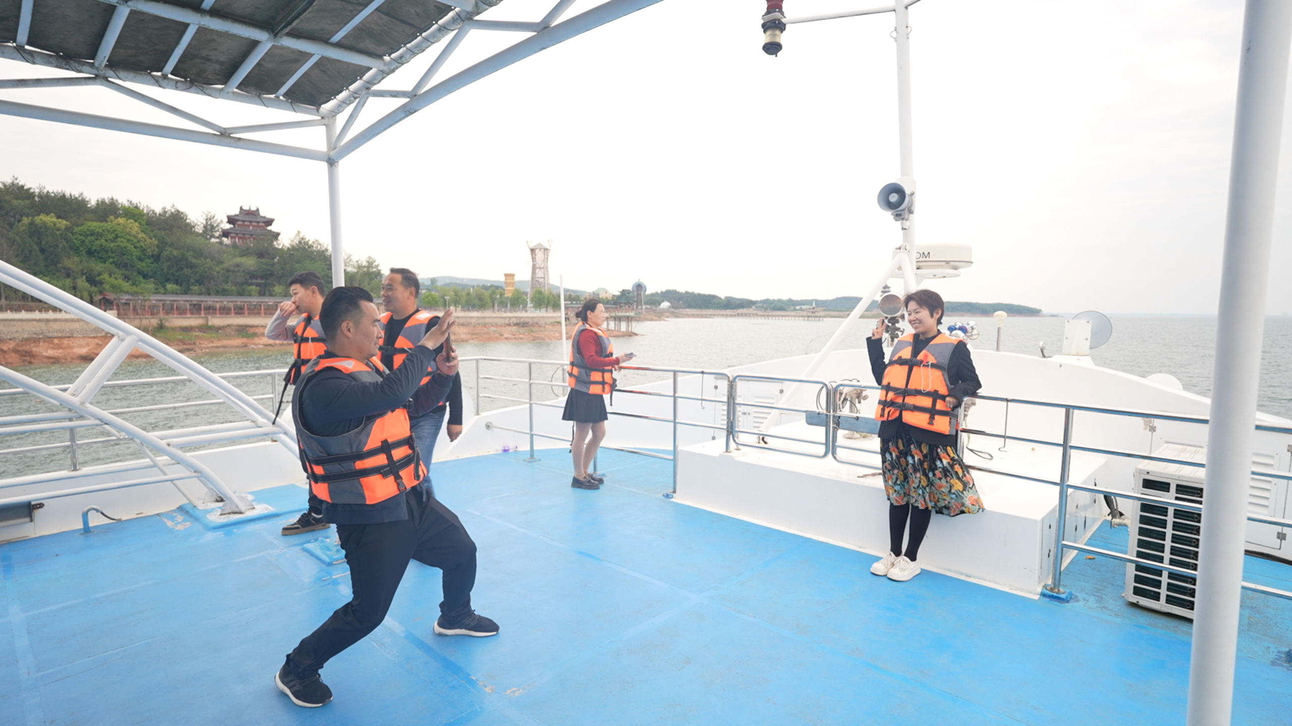 八方游客入淅 中原看"海"火爆