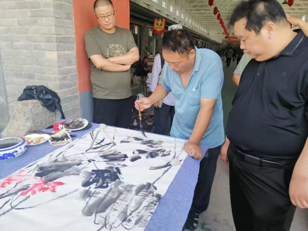 河南省第二届农民书画家艺术沙龙在新乡县八柳渡古玩文化艺术城举行