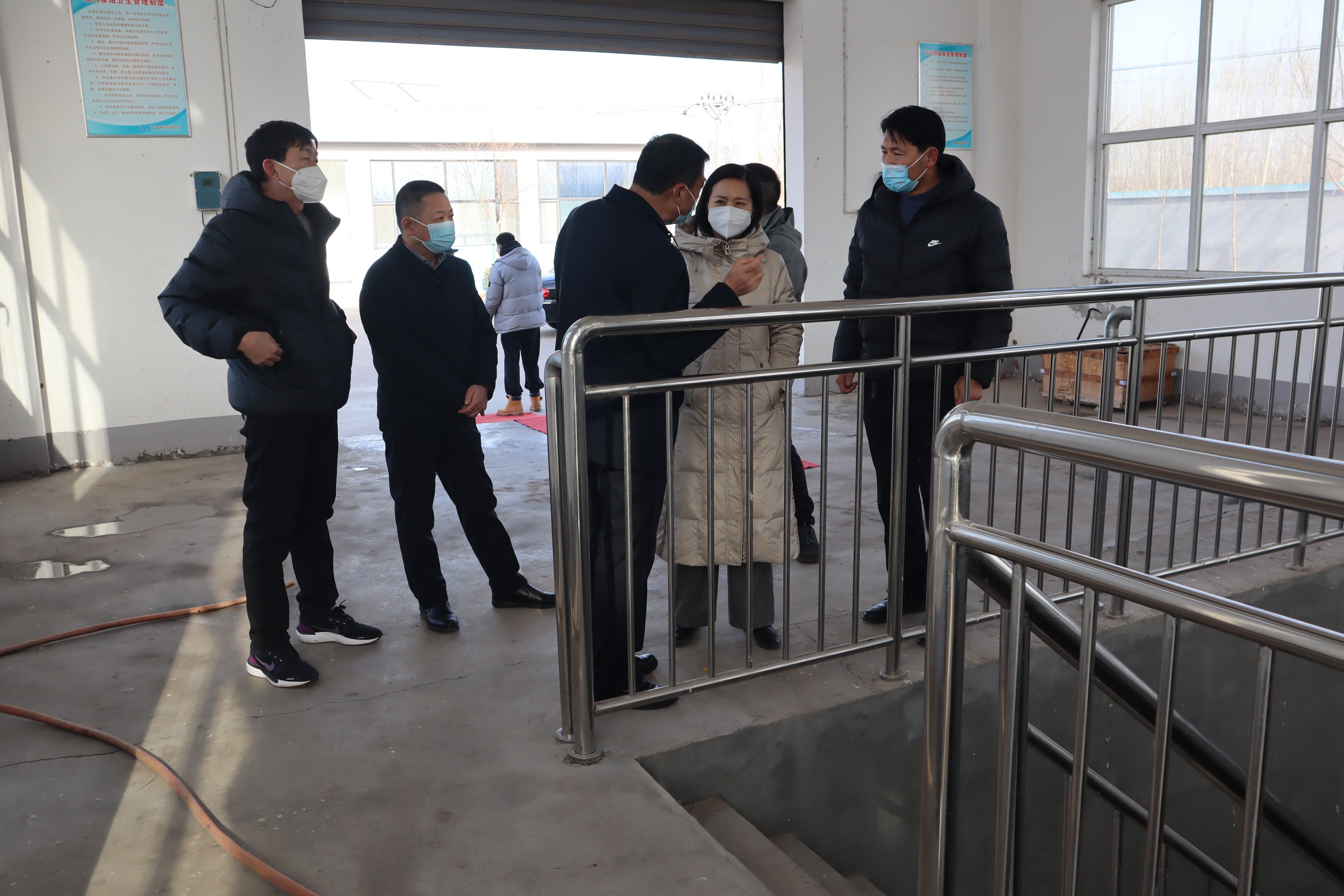 义马市副市长何蔚节前到石河泵站检查安全生产工作