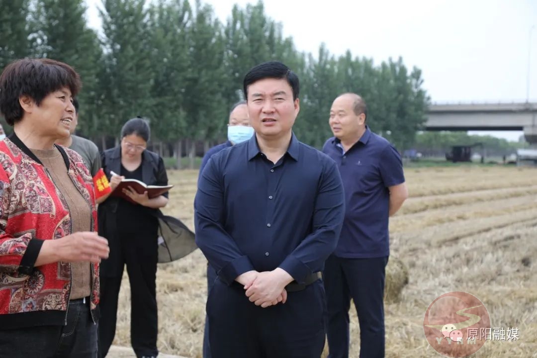 原阳县委书记刘兵一行督导调研三夏工作