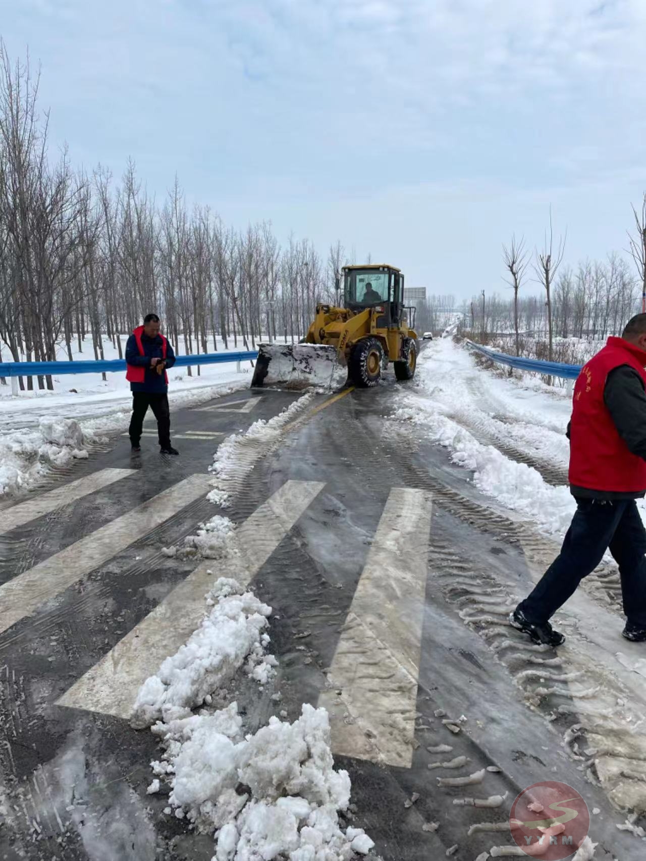 原阳县交通运输局开展道路清雪保通保畅工作