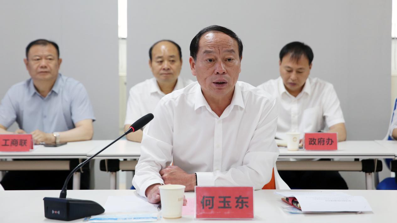 虞城县举行河南乔治白服饰智造孵化器基地战略合作签约仪式