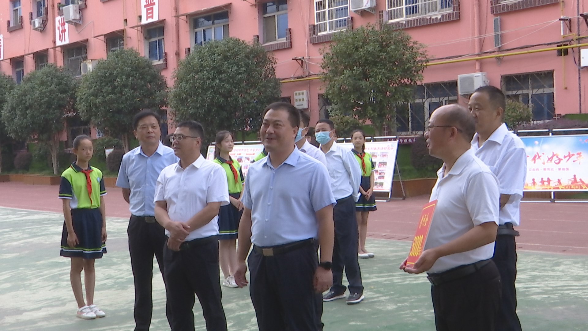 正阳县情系教师节关怀暖人心